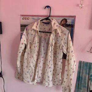 Miley Cyrus flower button up top